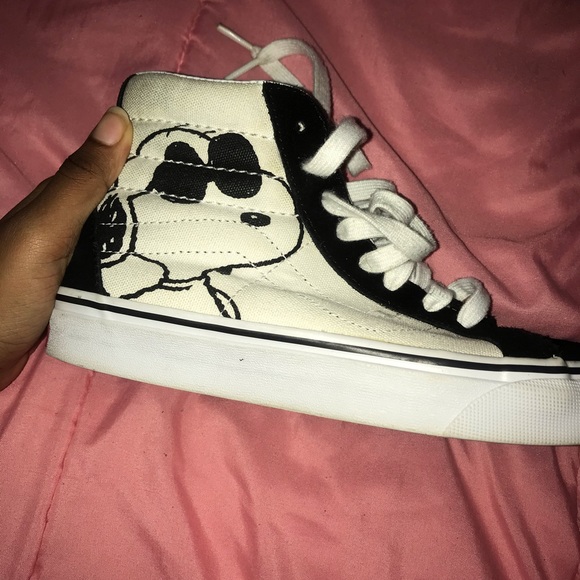 vans snoopy shoes